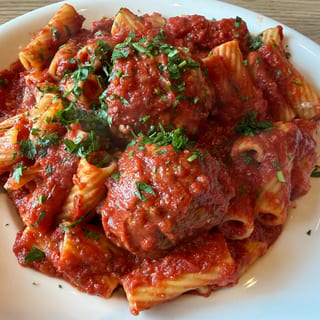 Rigatoni & Meatballs